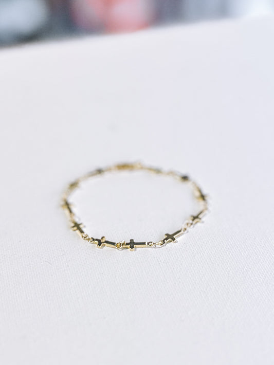 Cross Link Bracelet